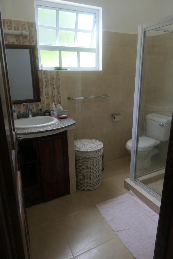 Tropical Garden Self Catering Villa Victoria Exteriör bild
